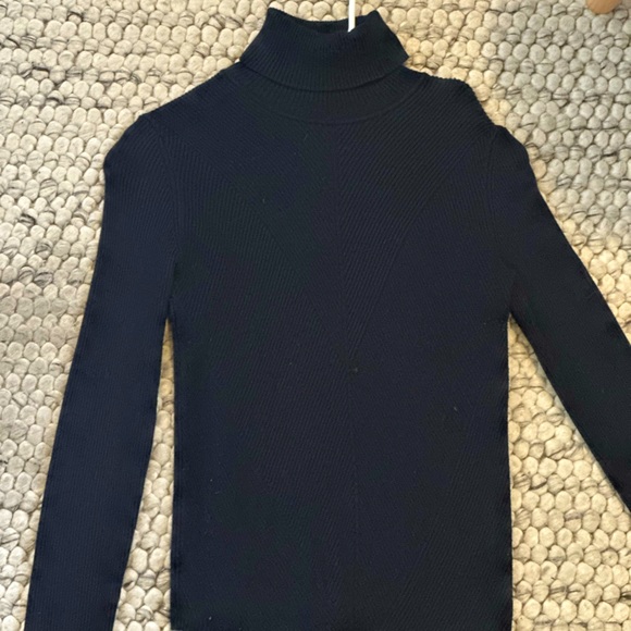 Zara knit turtleneck (navy) - Picture 1 of 3